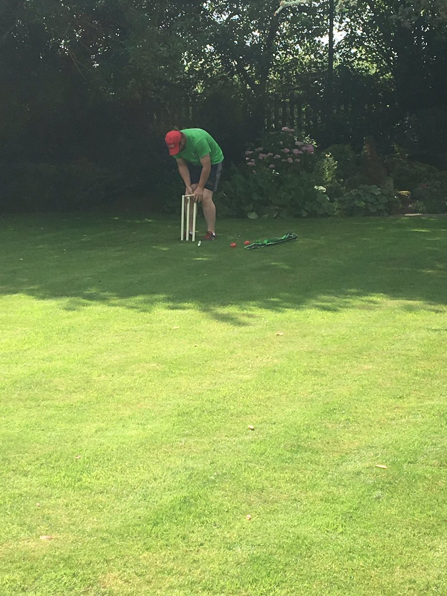 rachelwareing90's tweet image. Pimms, Cricket and a Booths BBQ!!! Getting ready for Rod!!!! 🍓👯‍♀️😍☀️🍹 @LythamFestival @BoothsCountry @PimmsGB @rodstewart #Pimms #LF10 #Booths
