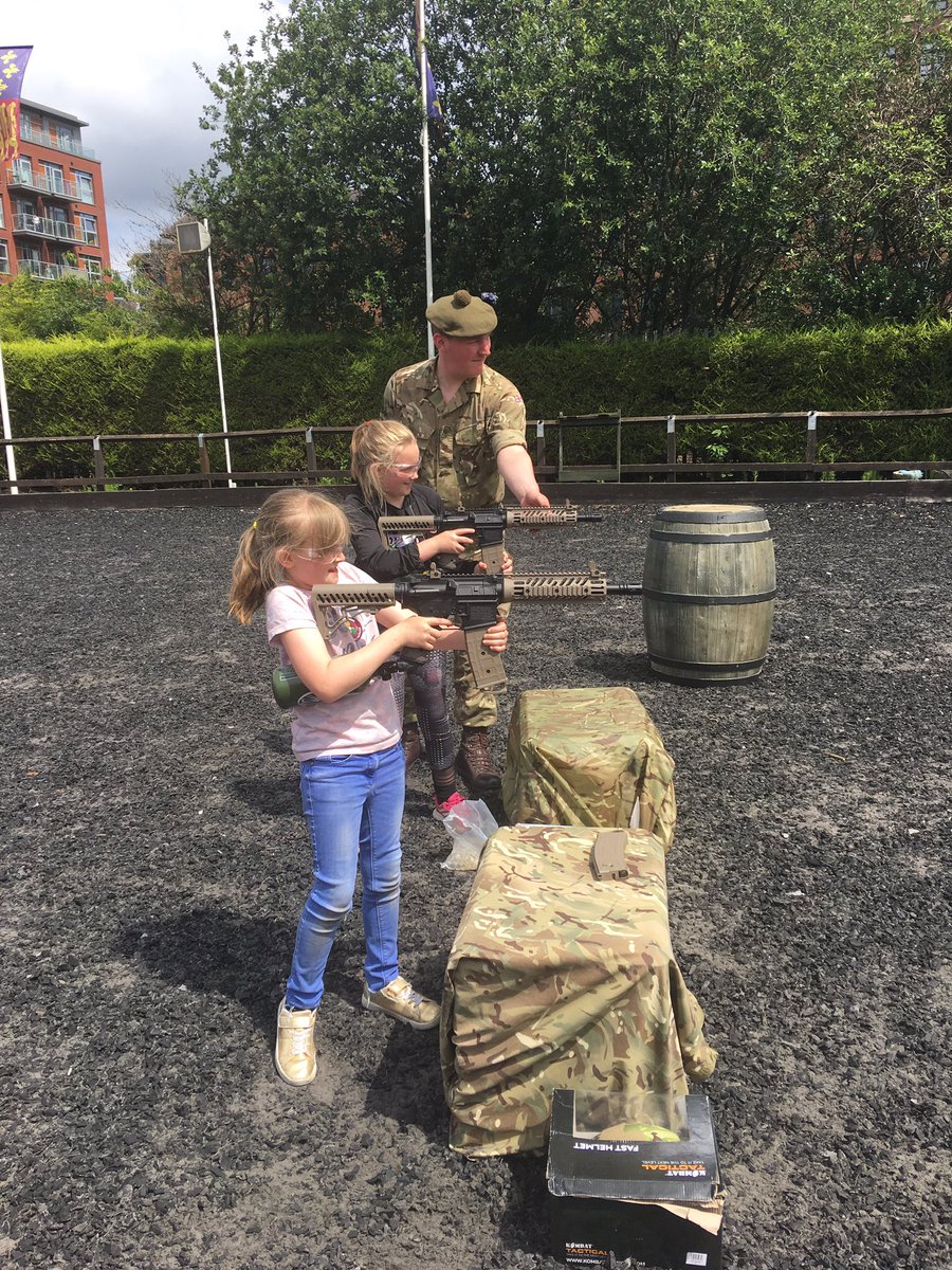 MajorJenHenry's tweet photo. A great afternoon at #RALeeds celebrating the Inaugral #Leeds Military Show. Come along tomorrow to meet #YourArmy in #Yorkshire. Fun for all the family - paint balling, mini assault course and plenty of military kit on display. #freebies #daysout #familyfun https://t.co/DUzitqve6E