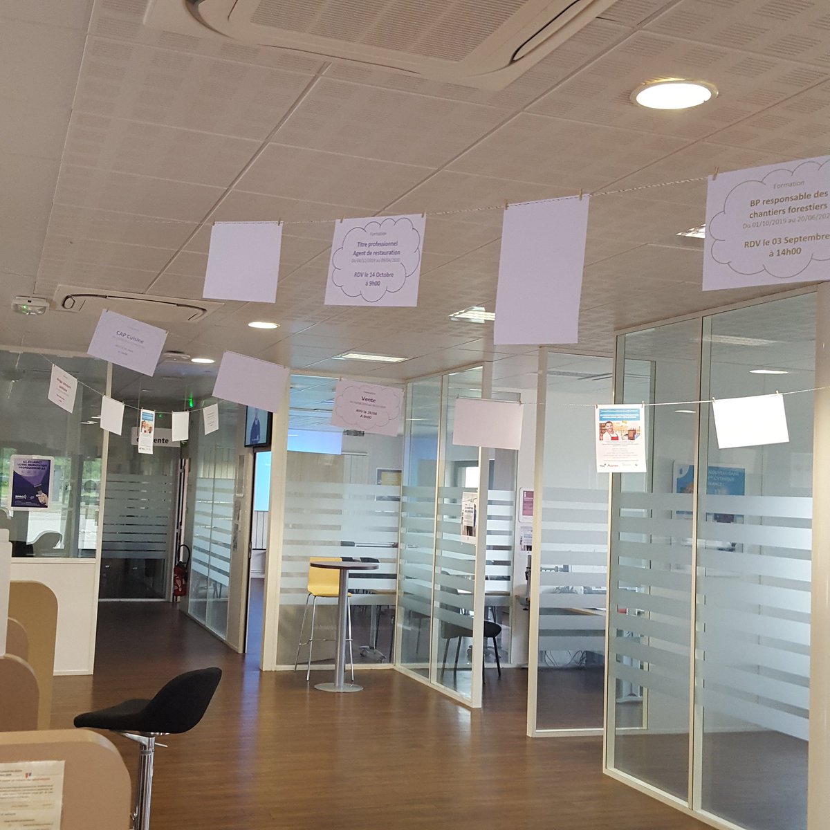 Une manière originale d'attirer l'attention des demandeurs d'emploi sur les services proposés. Belle initiative de l'équipe de Luxeuil.#Emploi .
