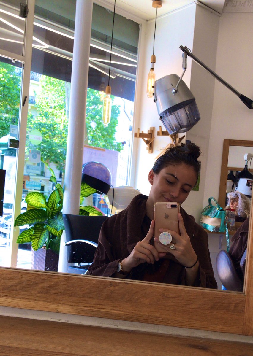 Manon_131095's tweet photo. La journée chouchoutage chez @Biocoiff Haussmann qui fait du bien 😍 On laisse poser le soin végétal pour donner brillance et force aux cheveux pour l’été 👌🏼 https://t.co/F8EeE1hmzY