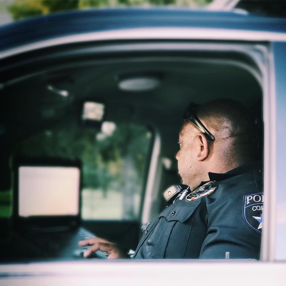 Corinth_Police's tweet photo. All in a dayโs work ๐
Greetings from Officer Douglas, his left ear and the rest of his crew. #HeWasBusyWithReports
#Patrol #Tank #SaturdayVibes #CPD #Texas #TexasCops #PatrolLife #Reports #Corinth #LawEnforcement #Cops #SaturdayMorning https://t.co/7qAdjHVu49