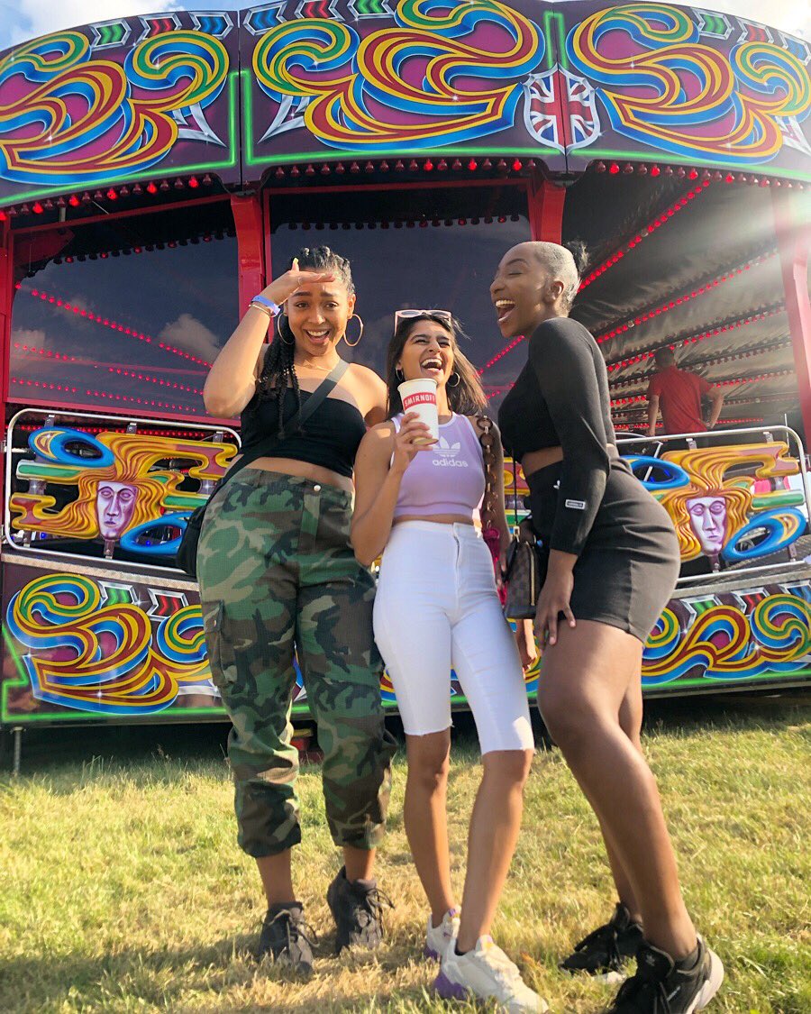 PoojaPopatx's tweet photo. #Lovebox19 👑 https://t.co/pFHGF2j1OH
