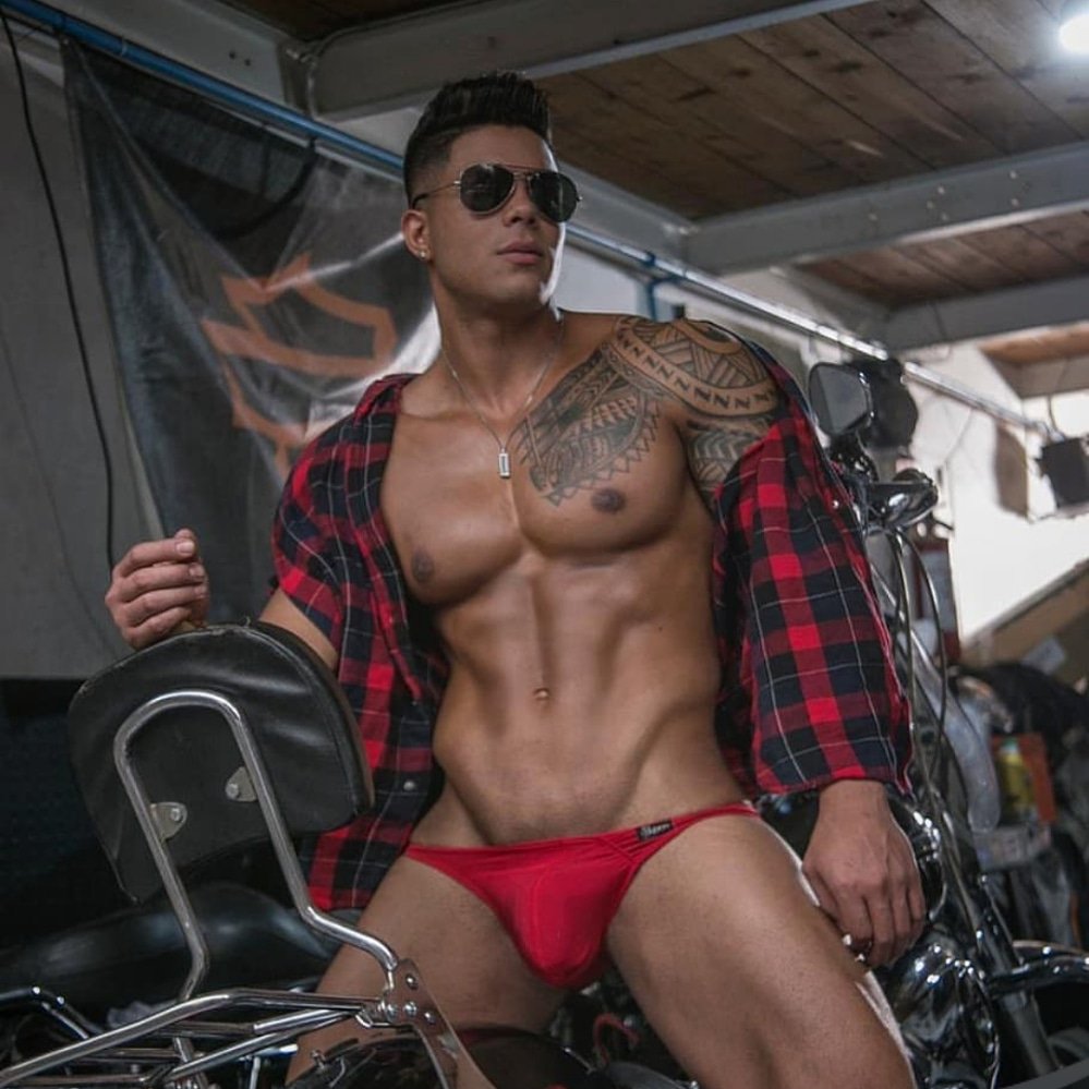 OficialWomans's tweet photo. No se pierdan esta noche el mejor show para mujeres... Solo en #WomansClub
#JHOSMER
🏹♥️🍸💪
Reservaciones 📲 55.14.24.10 – 52.08.72.68
WhatssAp: 55.45.08.67.34
📍Ciudad De México
Síguenos ➡️ Facebook : The Womans Club , Instragram: Womansclubroma https://t.co/ZQ5czCi7Ed