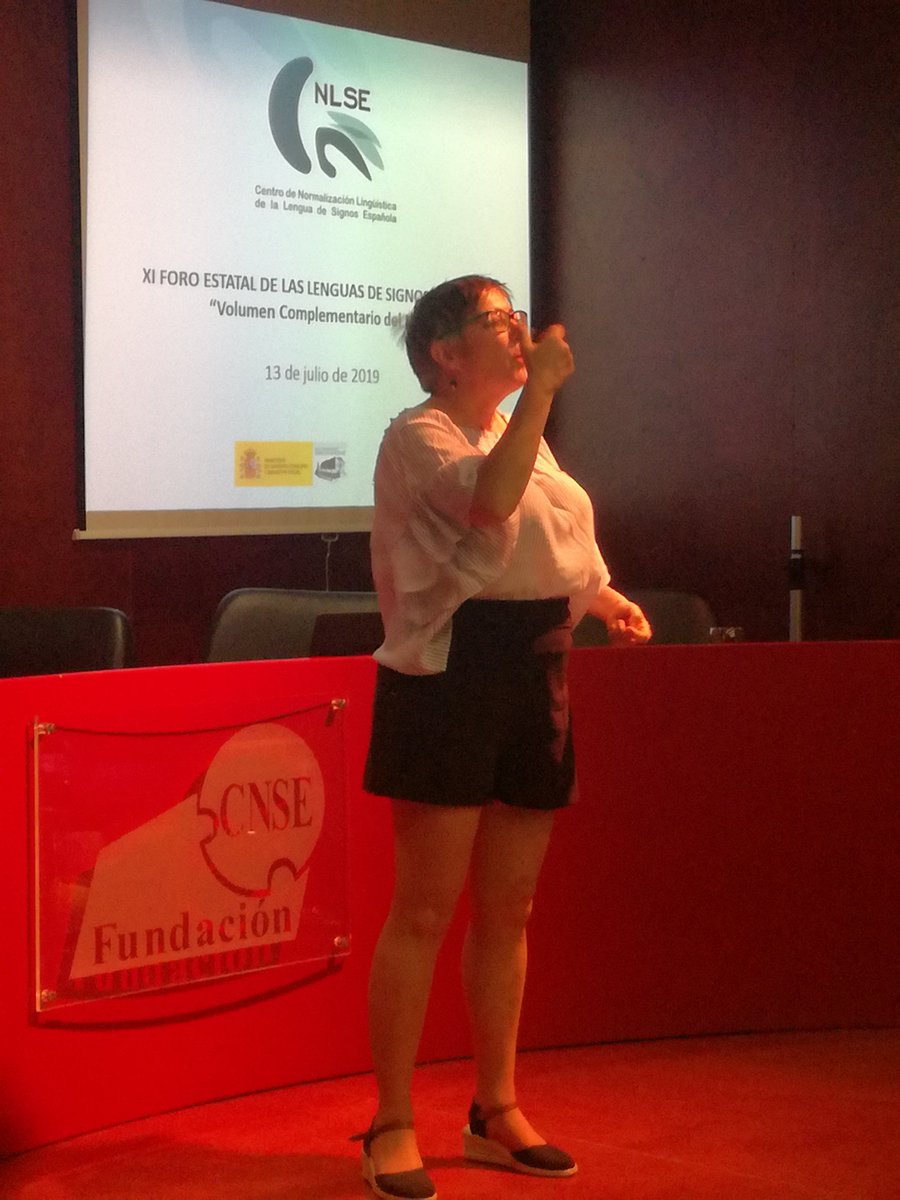 CNSEinfo's tweet photo. #XIForoLS Continúa @Aroca_Eva  del @CNLSE con su ponencia ‘Volumen complementario del MCER’, actualizaciones que pretenden responder a las demandas de los profesionales de la enseñanza de idiomas, ahondando en los principios fundamentales del propio Marco Europeo. https://t.co/PCVtmWLTRV