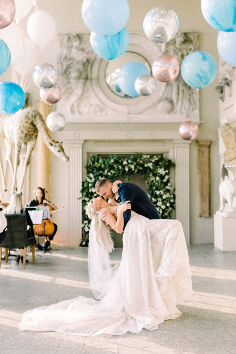 W_W_WeddingBlog's tweet photo. Elegant &amp; Whimsical Aynhoe Park Wedding // https://t.co/eDXxdy4H3i thanks to @SanshinePhoto https://t.co/4goteZ8tiV