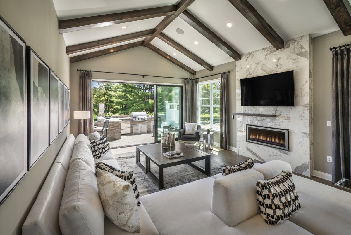 tollbrothers's tweet photo. Cathedral with beams or tray with accent lighting?
Can't go wrong with either of these ceiling options! #ObsessedWithThisHouse https://t.co/PhsmcFwV9u