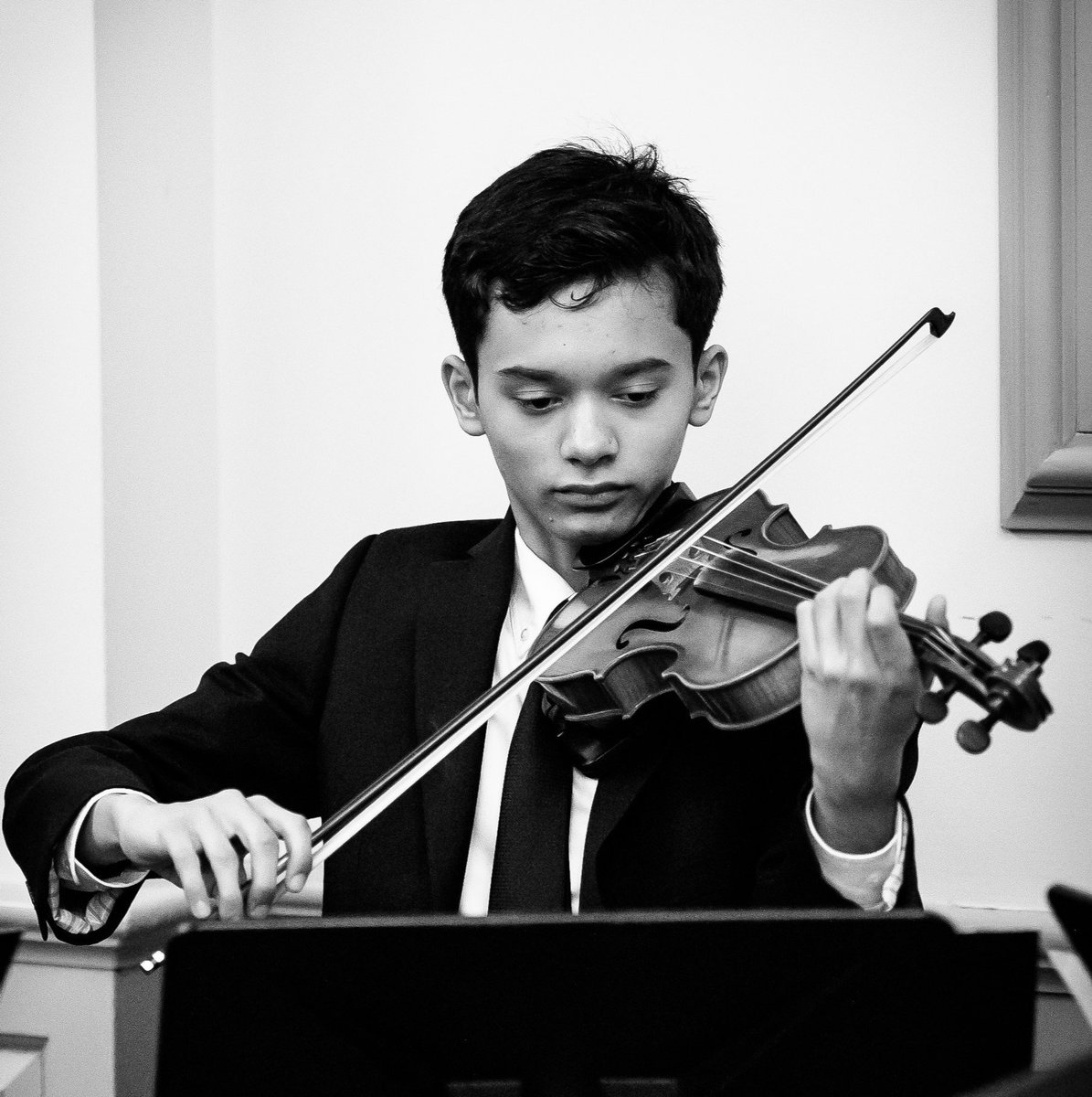 WMBGSymphony's tweet photo. Music is so transformative for young minds, and all of us at the Williamsburg Symphony love to give opportunities for the next generation to fall in love with it the way we have.
How do you share music with your little ones? Let us know!
.
#wso #williamsburgsymphony #violin https://t.co/854xWKq3mN