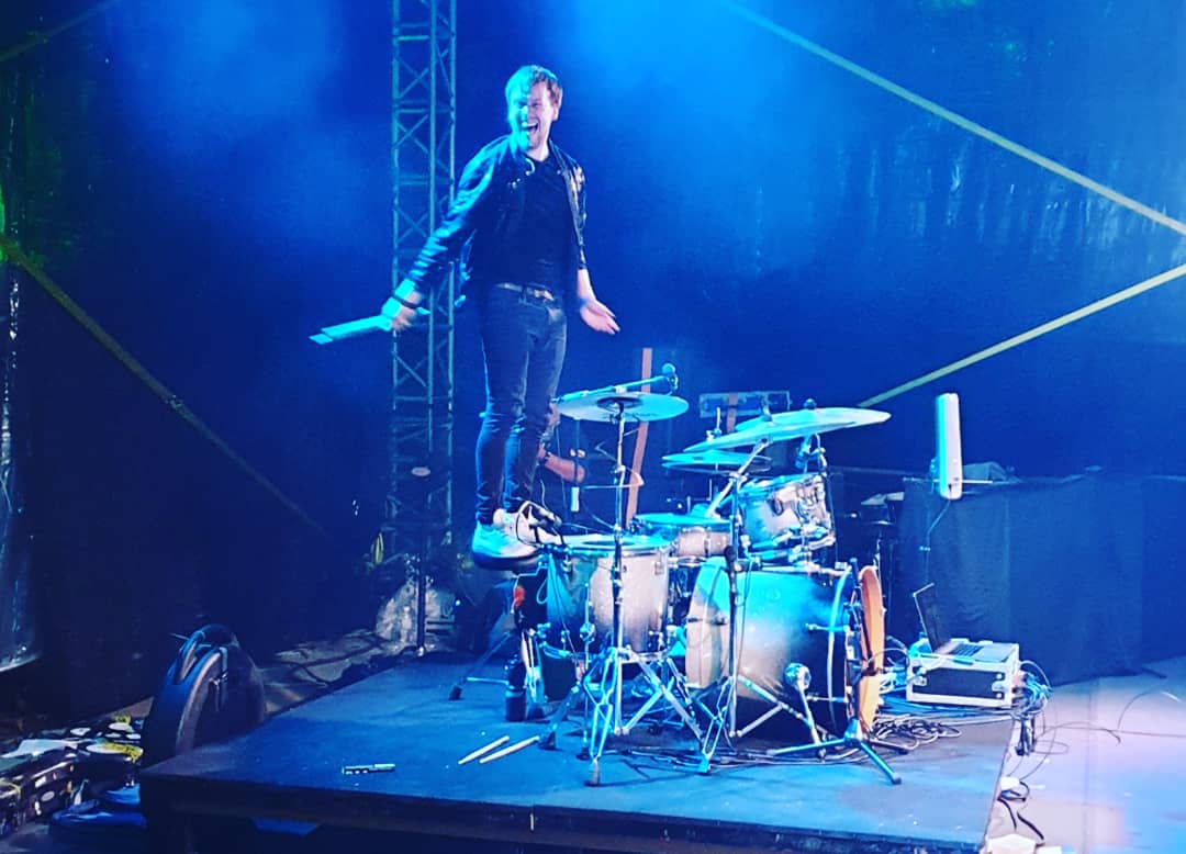 RadioFriendly72's tweet photo. Trad Attack from Estonia on the tree stage on night 2 of #RWMF2019, this band is outta this world!
#borneobroadcast #wanderingborneon #RWMF2019 #MoreSarawak #tradattack #estonia #treestage https://t.co/bWrqTfho9d