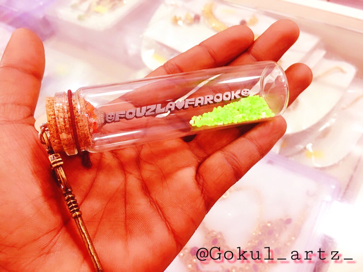 gokulkrishna_27's tweet photo. @gokul_artz_
Order 
If you wanna gift 🎁 for your NAME and your LOVED ONE name get curved on pencil lead..... For birthday / Valentine day/ other events.
For order and other details contact me 9994708895.
.
.
#pencilcarving #microart #uniquegifts #giftsforhim #giftsforher https://t.co/qMBErNRWoN