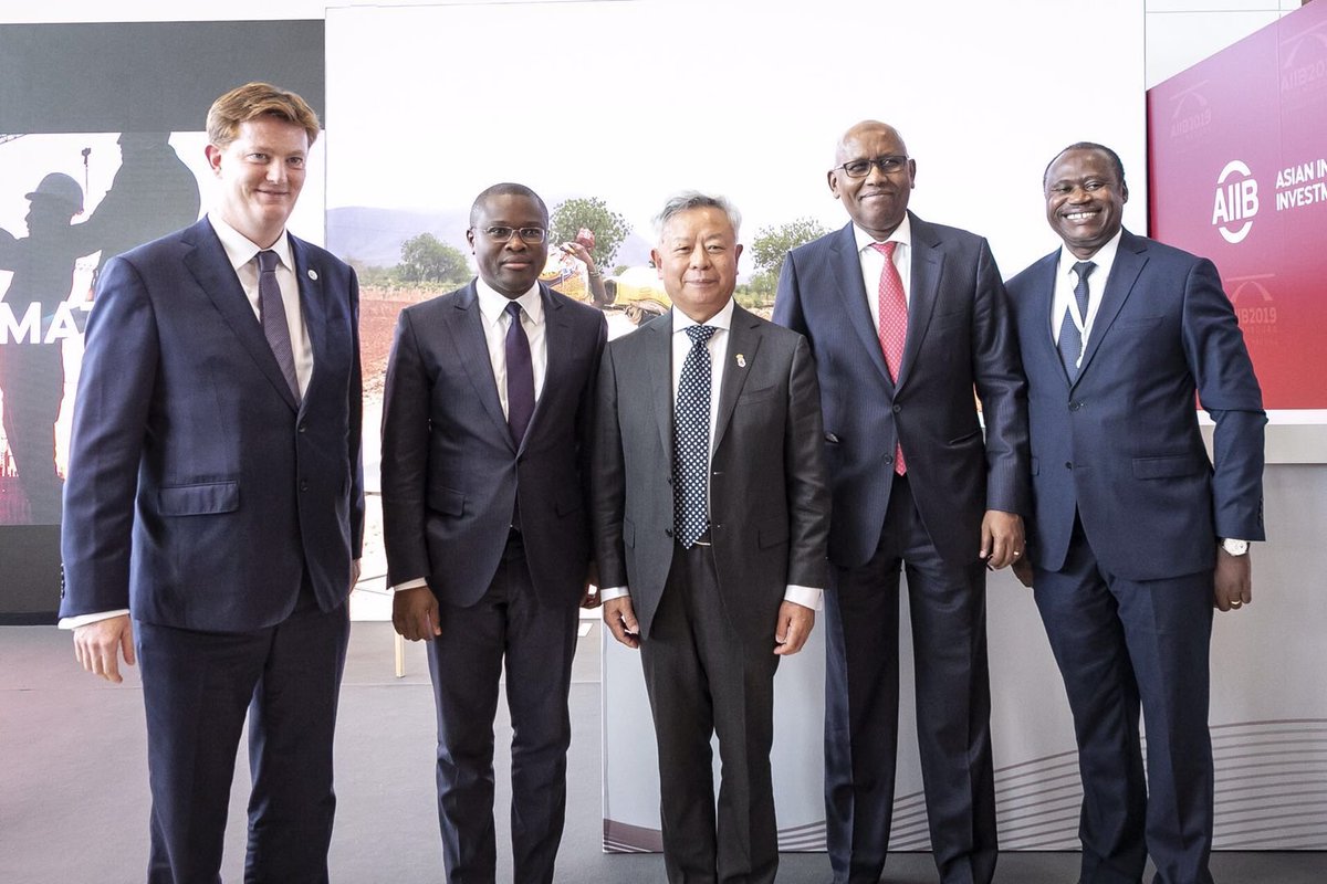 With the President Jin, and the finance ministers of Benin, Djibouti and Rwanda in Luxembourg this afternoon <a href="/AIIB_Official/">AIIB</a> #AIIBLUX2019