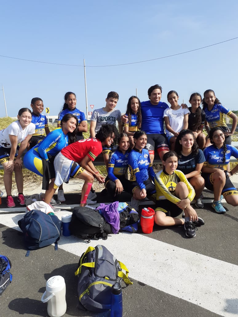 ClubMarioDuran1's tweet photo. En jornada de ruta con 🇺🇦CMD🇺🇦
#circunvalarDeLaProsperidad .

#patinajedevelocidad #patinajedecarreras #patines #skateist #inlinespeedskating #route #trainings #training  #38K https://t.co/AhFcIOt8bh