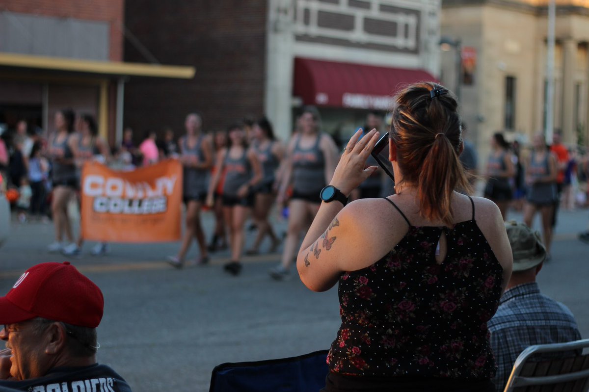 CowleyCollege's tweet image. About last night...the Kansas Wheat Festival parade is always a favorite summertime event for the Cowley team. Thank you for having us again! #TigerTerritory #SumnerStrong @CowleySpirit @DennisRittle @WellingtonWheat