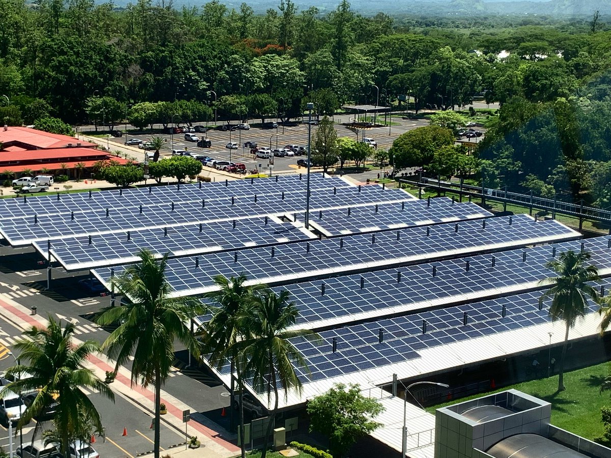 CEPASV's tweet photo. Somos un aeropuerto verde 💚🌱♻️
Actualmente en el Aeropuerto Internacional de El Salvador contamos con 1,900 paneles solares, que ayudan a reducir el consumo de energía eléctrica y contribuye a la disminución de gases contaminantes.
#ComprometidosConElMedioAmbiente #CepaSV https://t.co/acXh4lfjoY