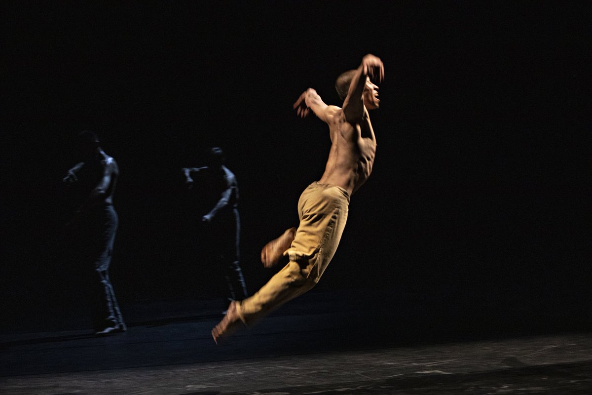 Showtime.

#OutwittingtheDevil

<a href="/Colours_Dance/">Colours International Dance Festival</a> / <a href="/Theaterhaus/">Theaterhaus</a>