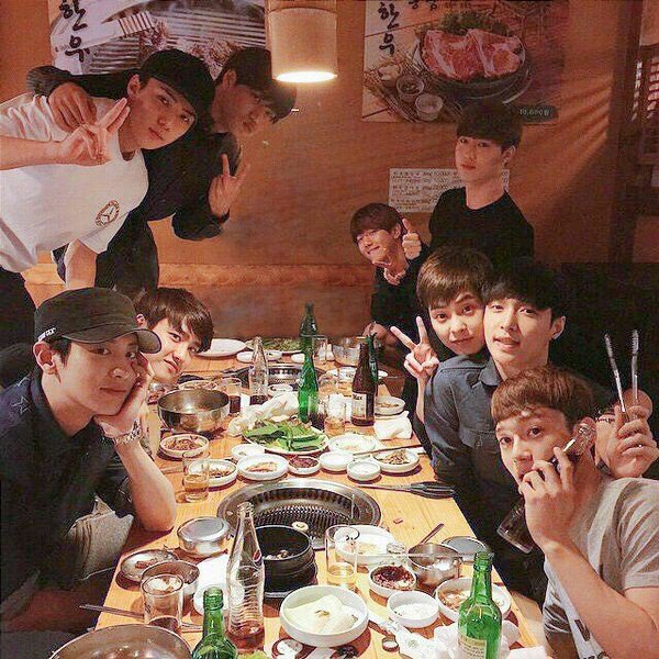 DAnhTho12's tweet photo. #MGMAVOTE
#EXO 
@weareoneEXO

 Có thể fan nghèo như e không thể giúp anh được gì nhiều nên em sẻ cố gắng vote thật nhiều, để nụ cười của anh, để tiếng hát của anh luôn hiện hữu, cho mn biết EXO của em là giỏi nhất.💖 Thương. 💋 https://t.co/5eEFwVVmlC