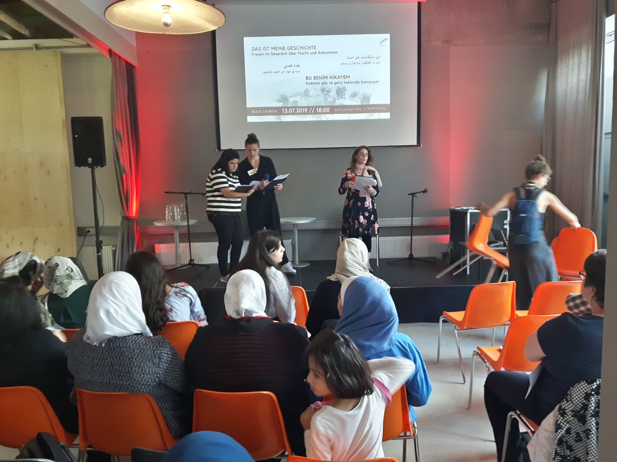 h_dilger's tweet photo. 21 minutes to go until start of the book launch "Das ist meine Geschichte: Frauen im Gespräch über Flucht & Ankommen" by Kollektiv #Polylog ! #Südblock 18.00 via @FU_Berlin @UnrastV https://t.co/Cw3szM3ZQw