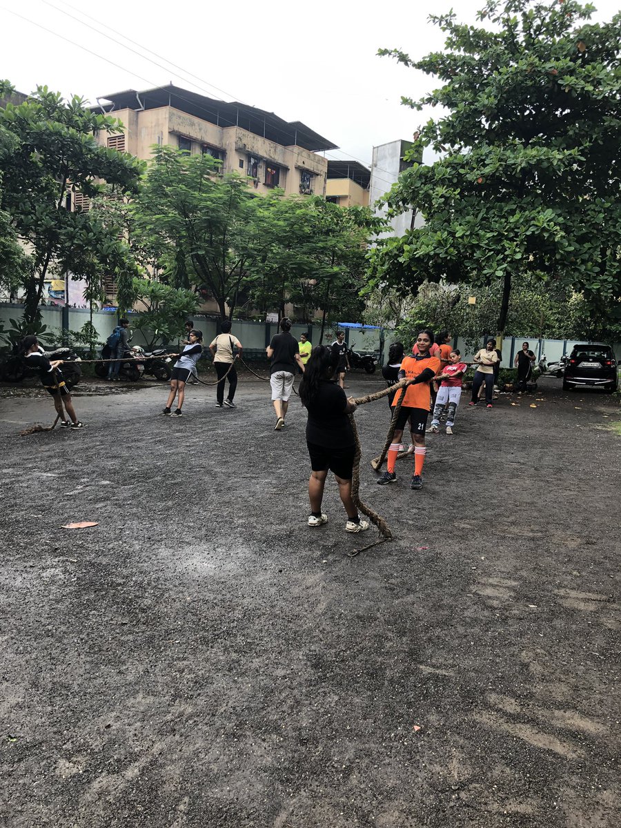 MspurpleSparkle's tweet photo. This is why you need to give back to the community. This is why you need to take up teaching or just be a part of the institution. Encourage & motivate. This very sight. My lovelies from SIA being badass one training day at a time. Own the world, ladies.
#SaturdayEssentials https://t.co/f1Y44yx2PB