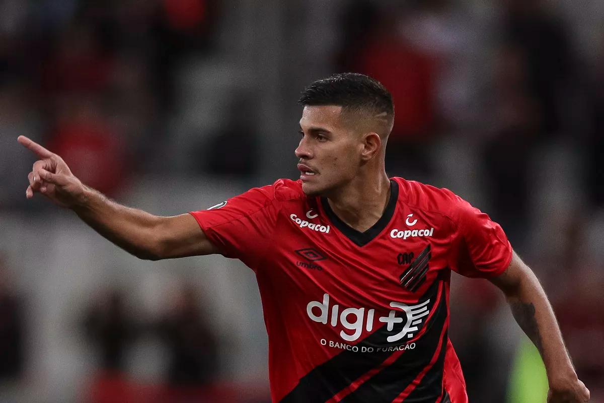 BrasilEdition's tweet photo. Going to post a photo of @brunoog97 everyday until he replies. https://t.co/R7NLgvcPVy