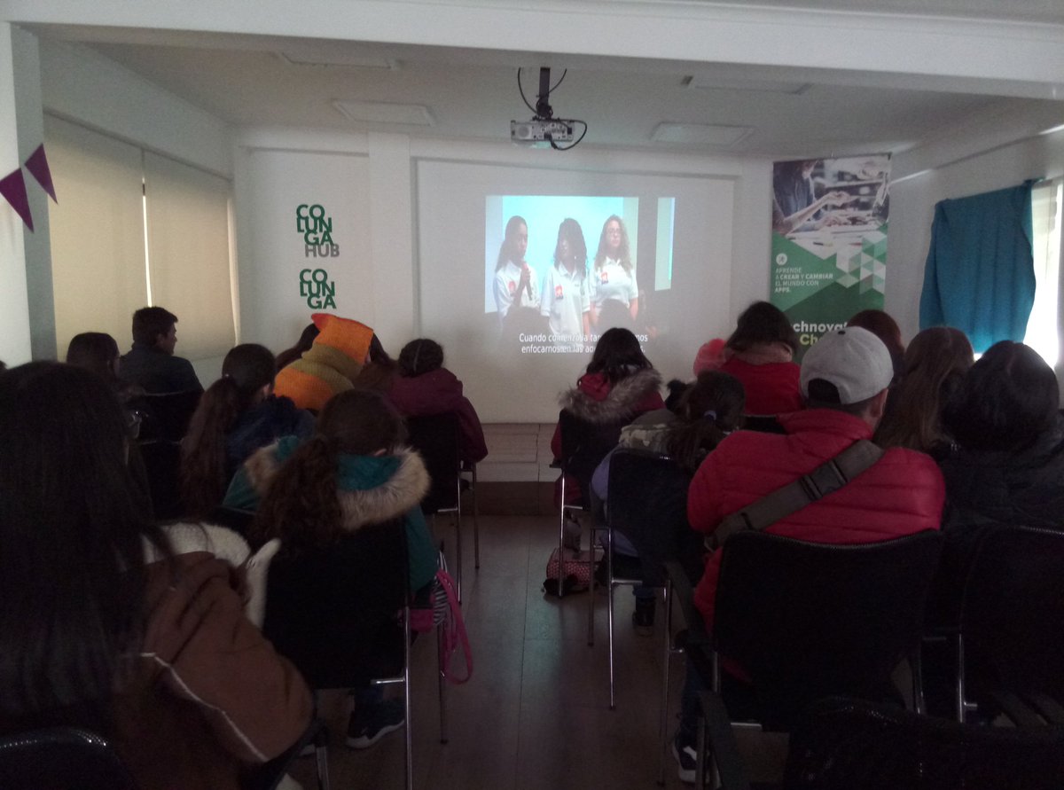 technovationcl's tweet image. #CodeGirl Day