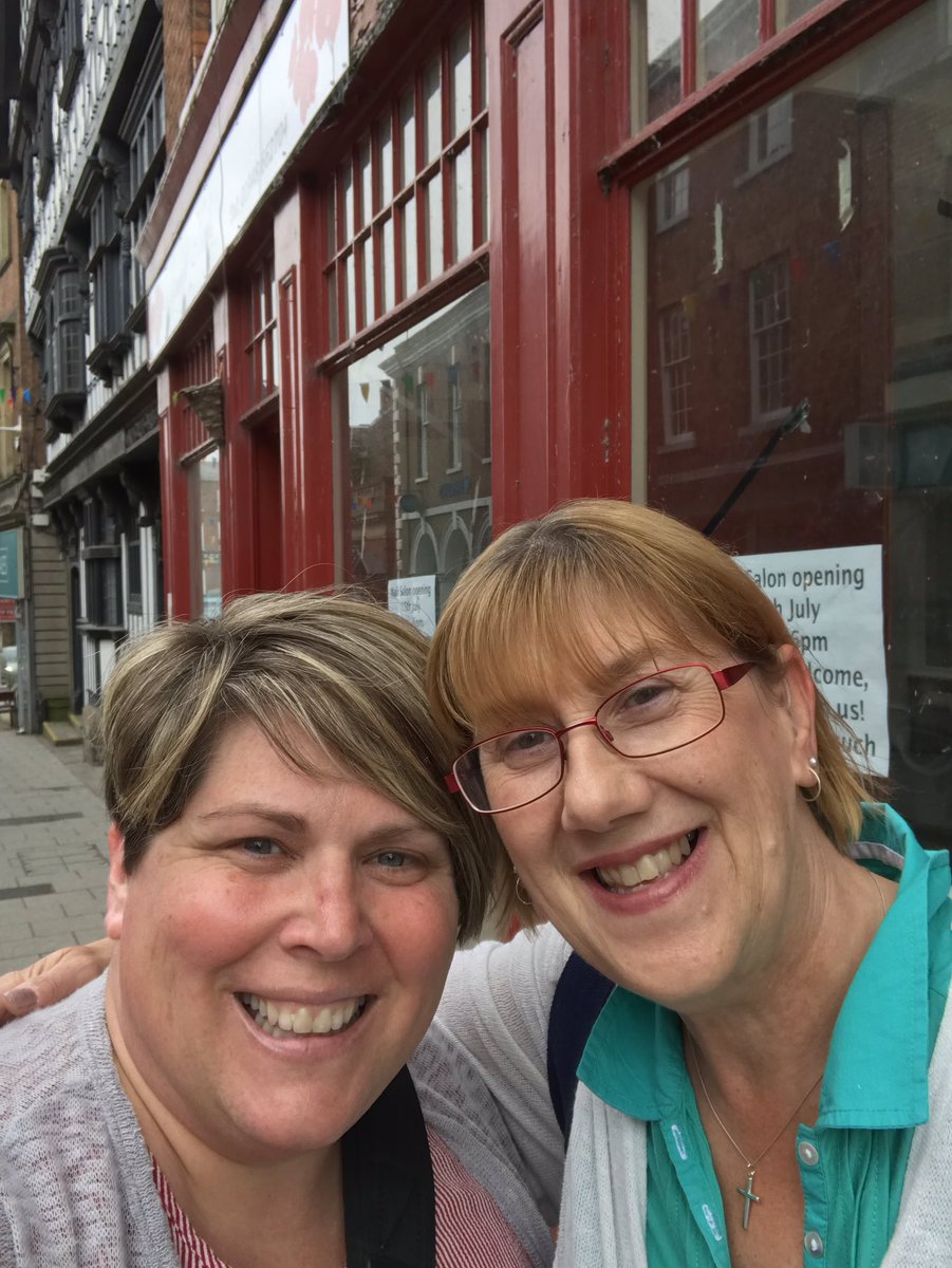 katesmurphy's tweet photo. Canada and England meet again! Reunited with this beauty of a friend! @t3rr1ck https://t.co/XeLMbdOBly