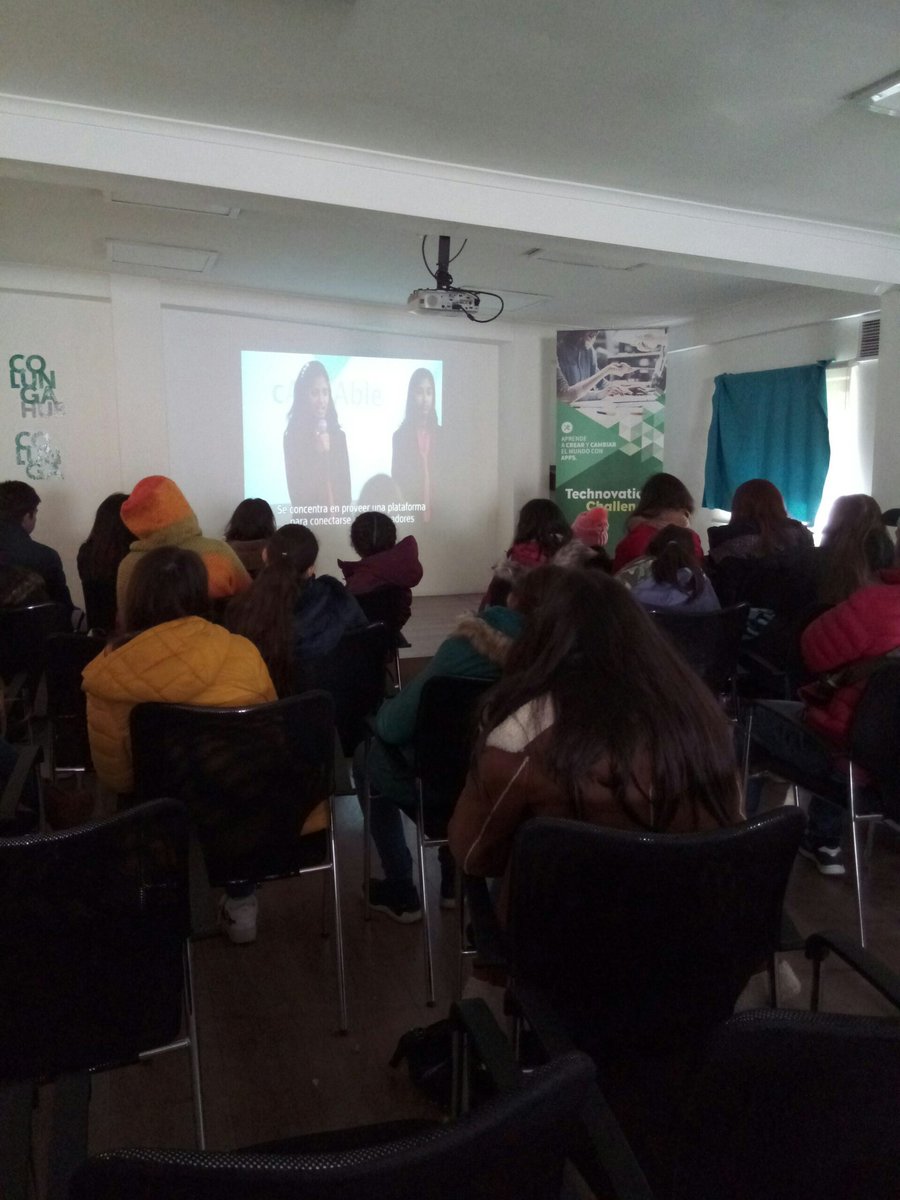 technovationcl's tweet image. De vacaciones vemos #Codegirl