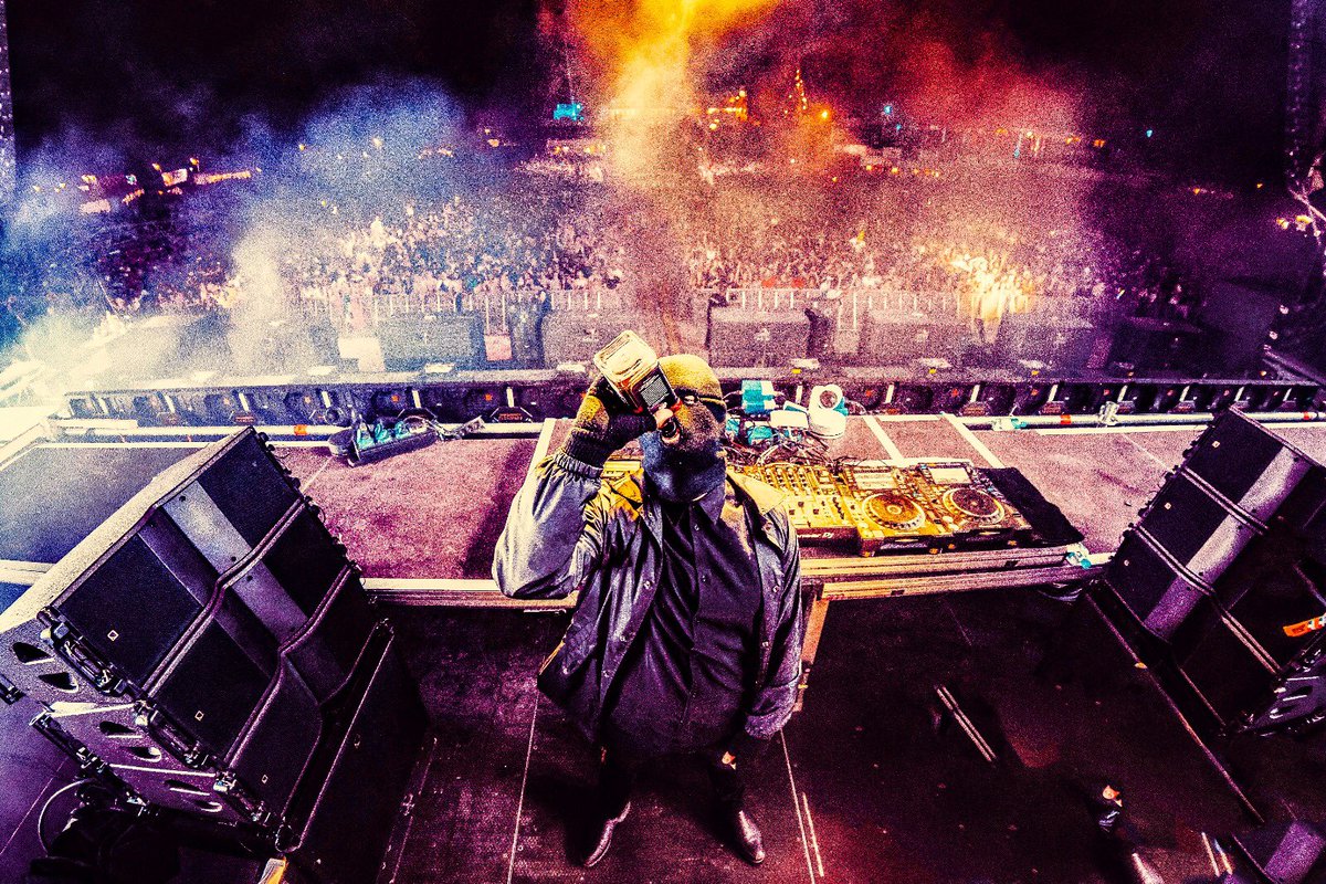 Malaamusic's tweet photo. THE RULES HAVE CHANGED / HOUSE MUSIC CLOSING FESTIVALS NOW 🏴‍☠ MERCI 🇫🇷🖤 https://t.co/R3zDpT2hNa