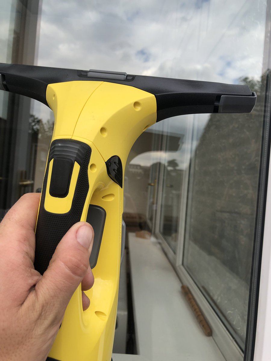 PaulInskipSSP's tweet photo. Think I might have a new favourite toy #karcher #wv5 #windowvac https://t.co/h9ZIyHjGjt