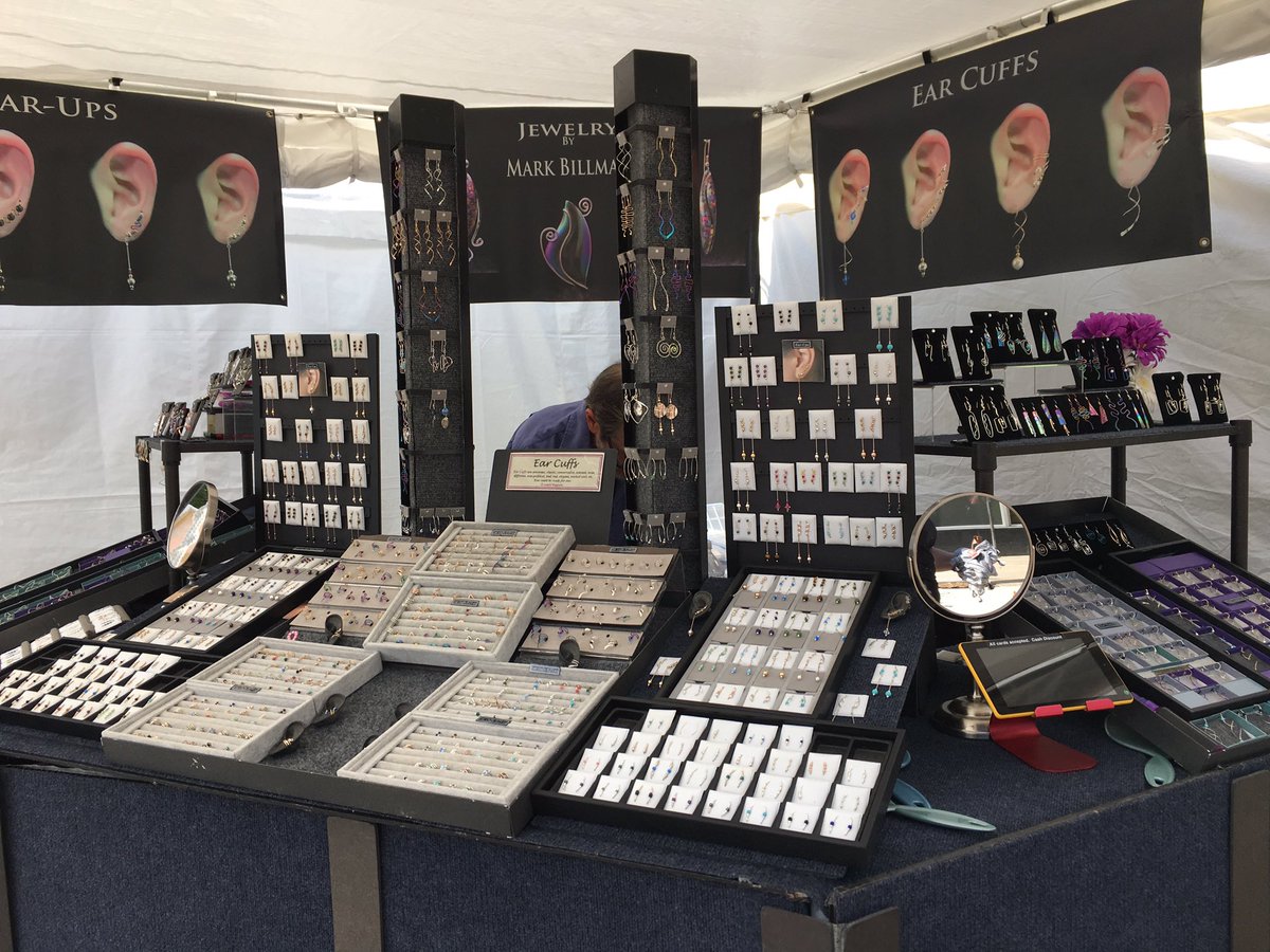 shopWFB's tweet photo. Hey, Milwaukee!! Include the Whitefish Bay Art Fest in your plans this weekend! Saturday and Sunday 10 AM to 5 PM. There is so much here! https://t.co/hNYtmY9K4S