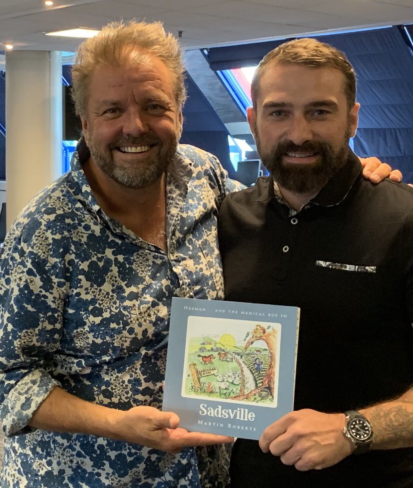 TVMartinRoberts's tweet image. Delighted to meet @antmiddleton at a @Legacy_EA training event and he kindly read from my charity book Sadsville @MartinRobertsF Top bloke 😊