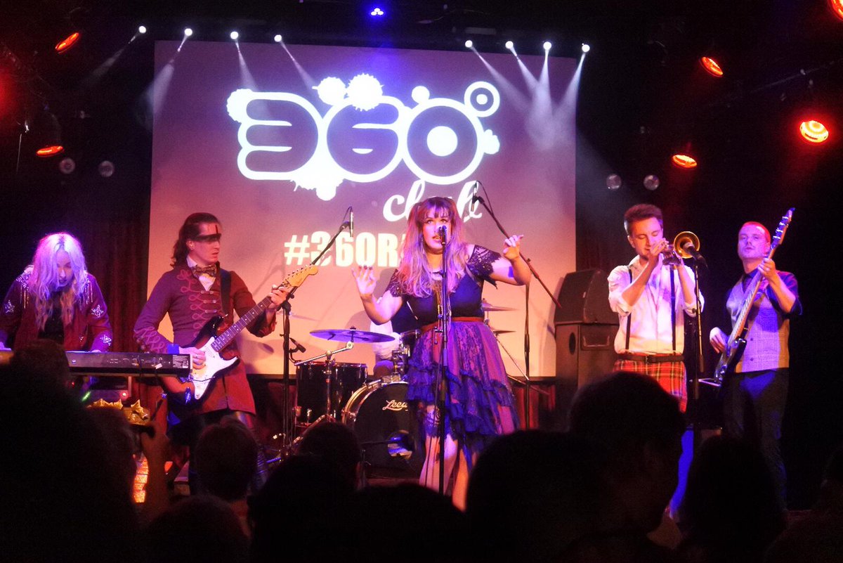 Sir Curse tweet media