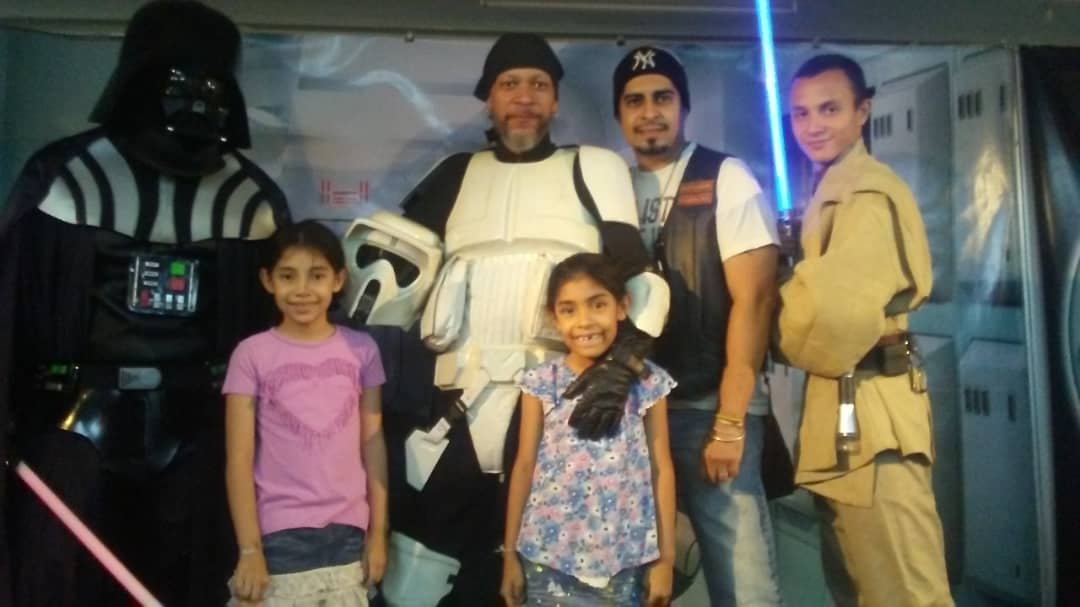 jkcv001's tweet photo. @CaracasComicCon  julio 2019   Compartiendo con nuestros Fans. https://t.co/aSri8SW6mo