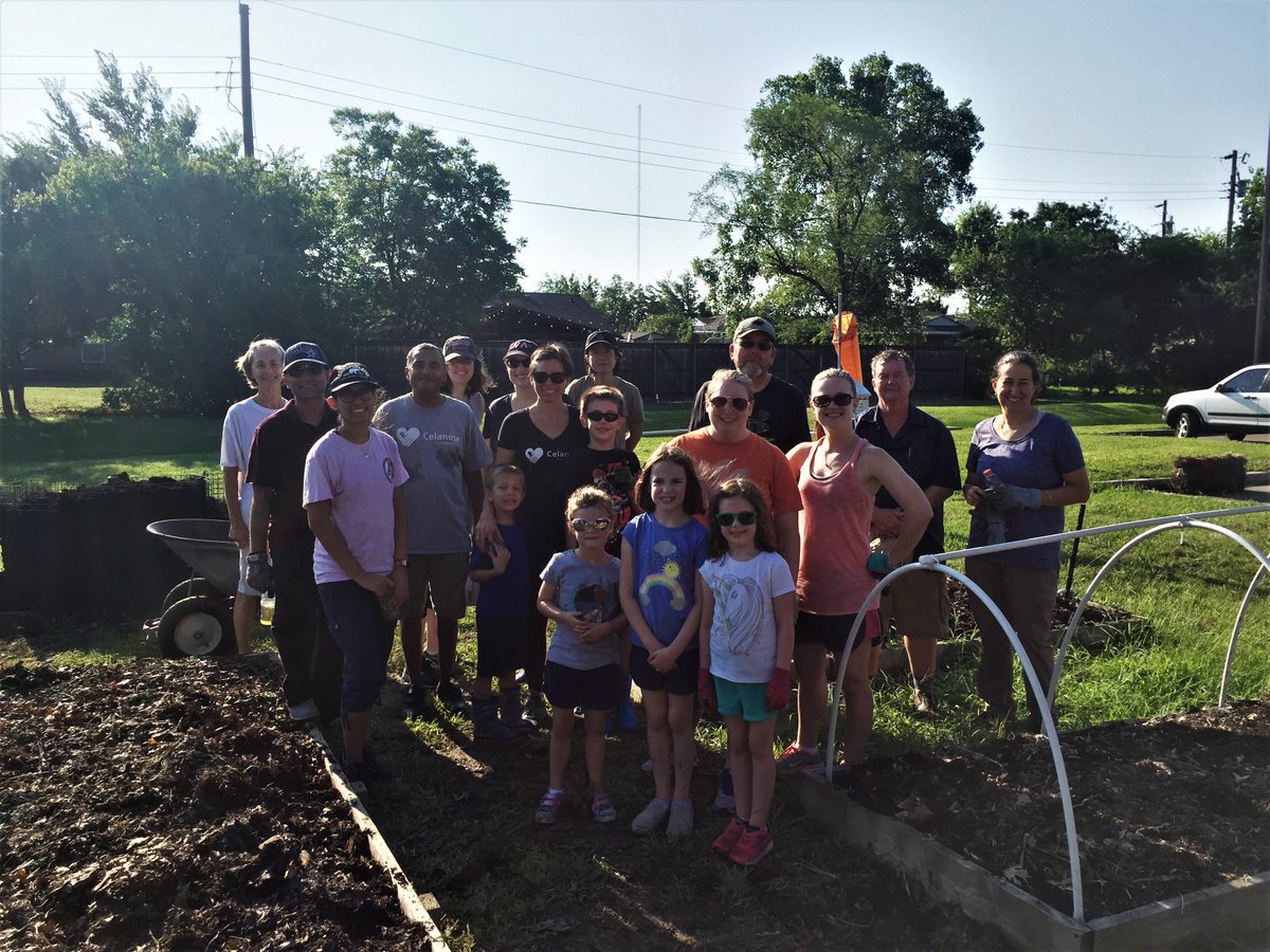 CISDNutrition's tweet photo. Thanks to the volunteers from Celanese, Dallas County Master Gardeners, @pinkPTO and staff who came out early on a Saturday morning to get the @PinkertonCISD #SchoolGarden prepped and ready for next year! #CISDSchoolGardens #RealSchoolGardens #RealSchoolFood #EatLocal https://t.co/sgTL8cyn6P