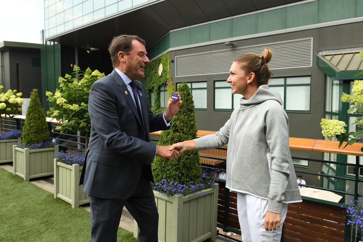 Wimbledon's tweet photo. The newest member of The All England Club 😁

#Wimbledon | @Simona_Halep https://t.co/HoqVUb7BHa
