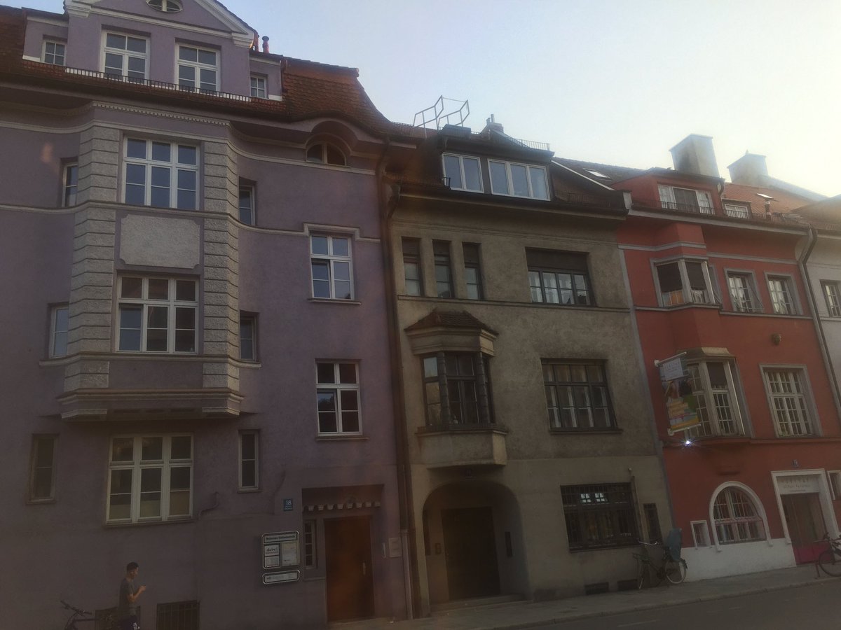 Amrita_Dass's tweet image. Back in #Munich after fruitful (and rainy) days in Bavarian towns. Didn’t expect it to be this chilly in the city though :/ 

#Germany #LifeinGermany