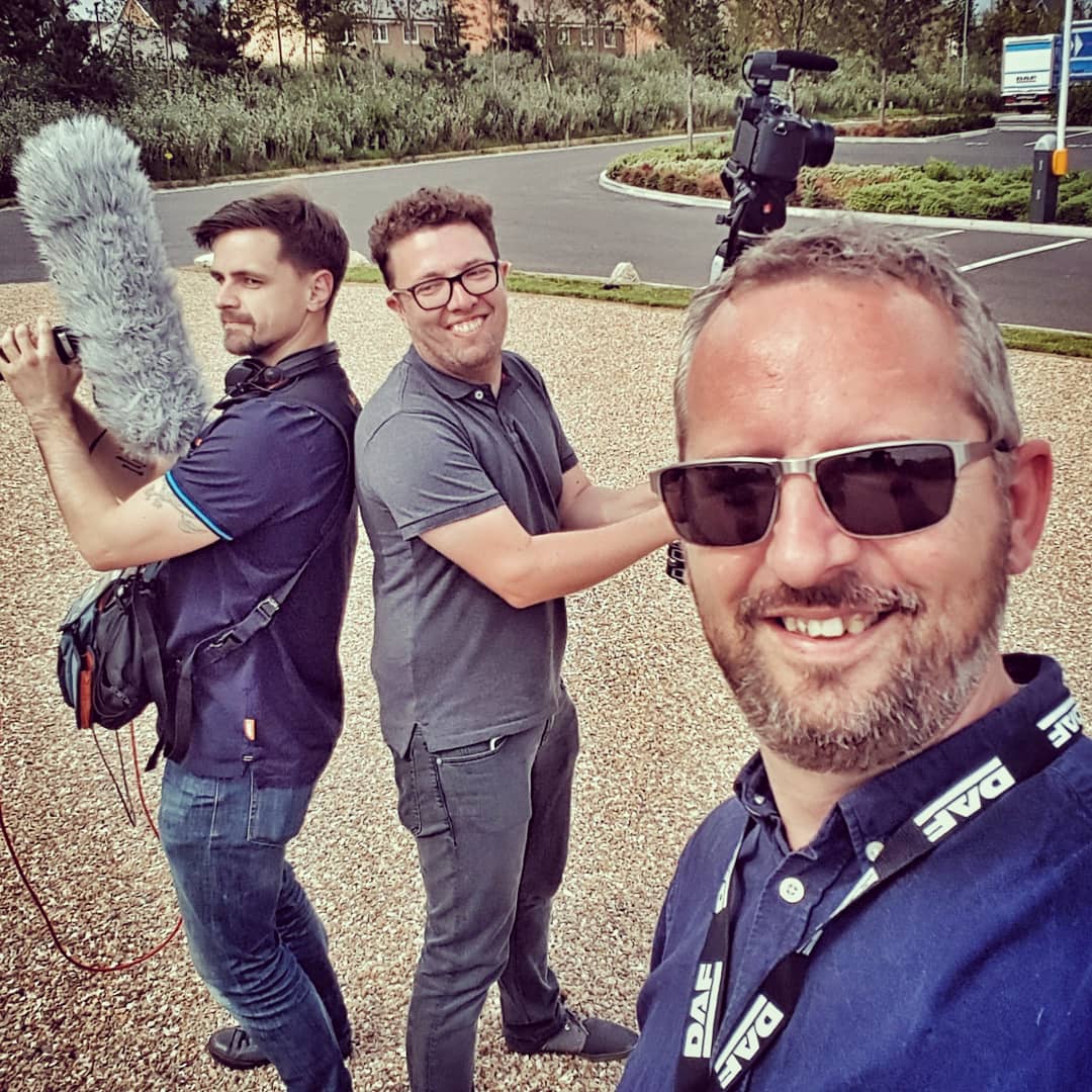kevteetrucking's tweet photo. So that is a wrap from @DAFTrucksUK HQ 🎬 it's been a fantastic experience but now it's time to retire to the hotel and sink a few cold ones with the lads 👌 #kevtee #RoadLegends #daf #daftrucks #itsawrap #hotelstyle #chillinwithfriends https://t.co/IvHkMT32k1