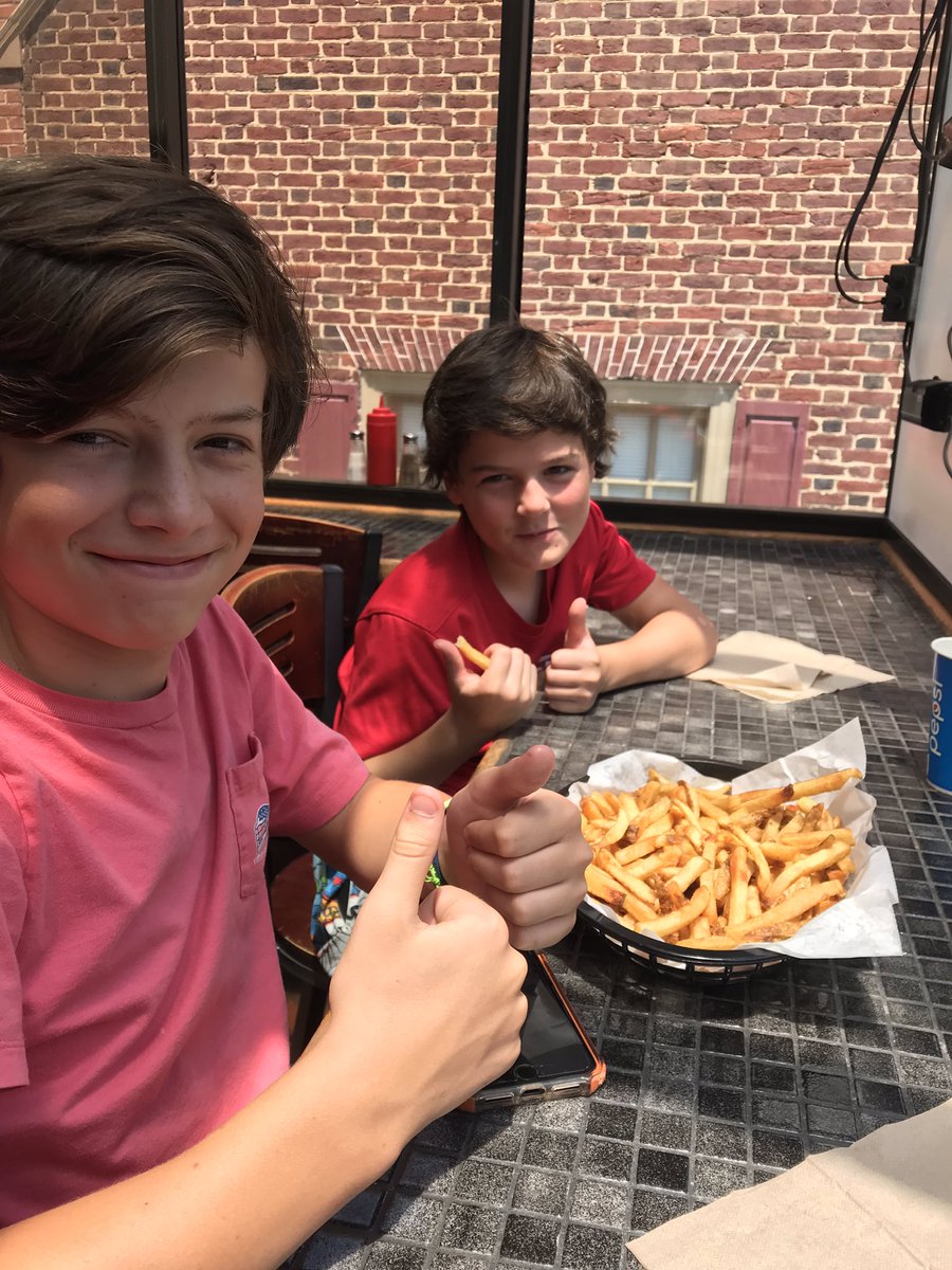 Campy29's tweet image. Happy National French Fry Day 🍟🍟and Thank you @SimplotCompany for being such a huge contributor to this National Treasure!! @SimplotPartners 

#FryDay #Simplot #Frydaho #MFGA