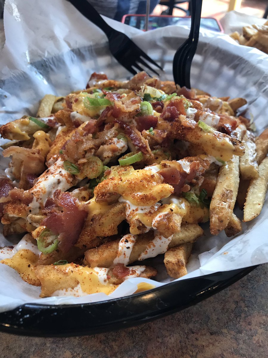 Campy29's tweet image. Happy National French Fry Day 🍟🍟and Thank you @SimplotCompany for being such a huge contributor to this National Treasure!! @SimplotPartners 

#FryDay #Simplot #Frydaho #MFGA