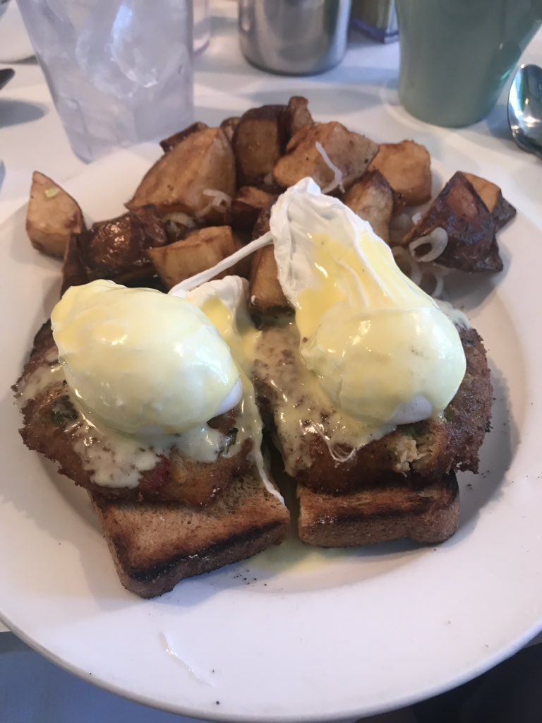 Thebestoffood's tweet photo. Crab Benedict https://t.co/sZ9oCRN3L7