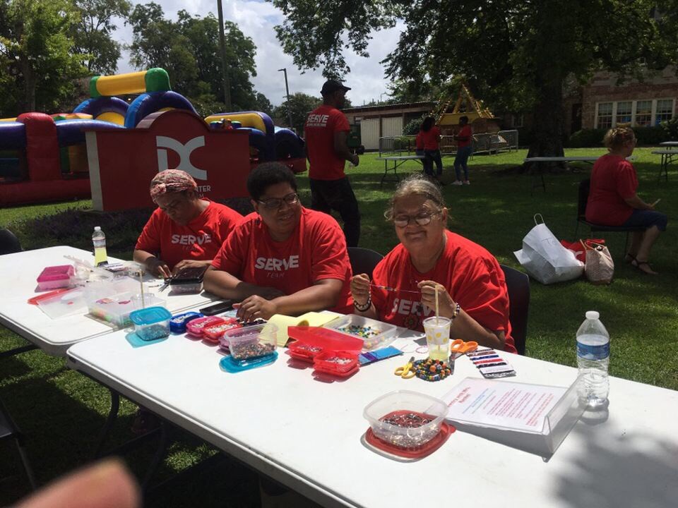 BhamDreamCenter's tweet photo. Our cafe team is having a great time serving in Woodlawn today! #SERVEDay19 https://t.co/MkZOXFr0QS