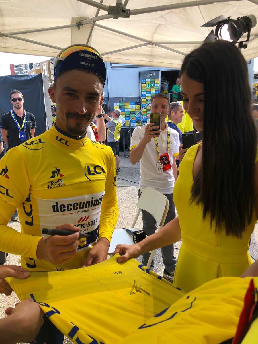 RT &amp; follow for the chance to win a <a href="/alafpolak1/">Julian Alaphilippe Officiel</a> Yellow Jersey with <a href="/lecoqsportif/">le coq sportif</a>. 💛
RT &amp; follow pour tenter de gagner un Maillot Jaune dédicacé par <a href="/alafpolak1/">Julian Alaphilippe Officiel</a> avec <a href="/lecoqsportif/">le coq sportif</a>. 💛
#TDF2019