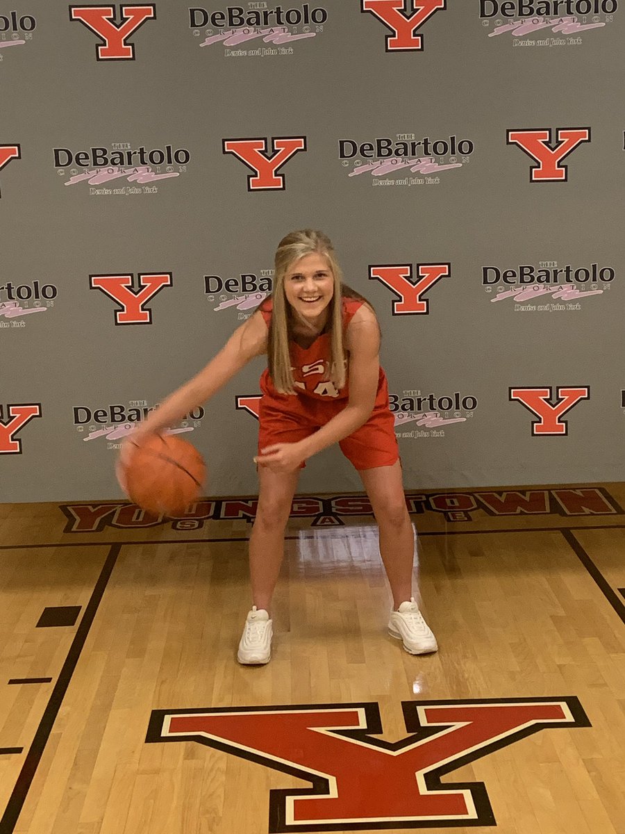 baileerose14's tweet photo. So blessed to announce that I have received an offer from Youngstown State University❤️🖤 #gopenguins 🐧  huge thank you to the coaching staff! https://t.co/XLzclUhVIE