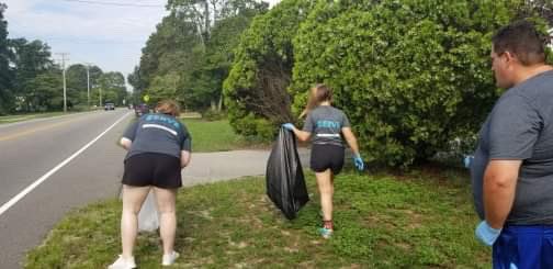 GetFitWithAAF's tweet photo. ♻️🌱💚Team Up To Clean Up!♻️🌱💚

AAF and First Church Fayetteville teamed up to keep Fayetteville BEAUTIFUL through the Adopt-A-Highway program!

#ServeDay2019 #AAF #itsafamilything #HandsAndFeetOfJesus #helpingiswhatwedo
#serveday19 #wecare #fcfnc #firstchurchfayetteville https://t.co/x9HztvwkRb