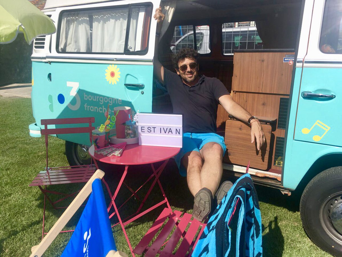 F3Bourgogne's tweet photo. Au #festival Les Nuits Bressanes à Louhans, @PatrickBruelOff et @joycejonathan répondent présent à l’invitation de Fabienne Acosta dans l’#Estivan de France 3 #BourgogneFranche
Des #interviews à ne pas manquer, ce soir dans le 19/20 📺 à revoir sur https://t.co/mlztX2AxvC https://t.co/aQt4F381lg