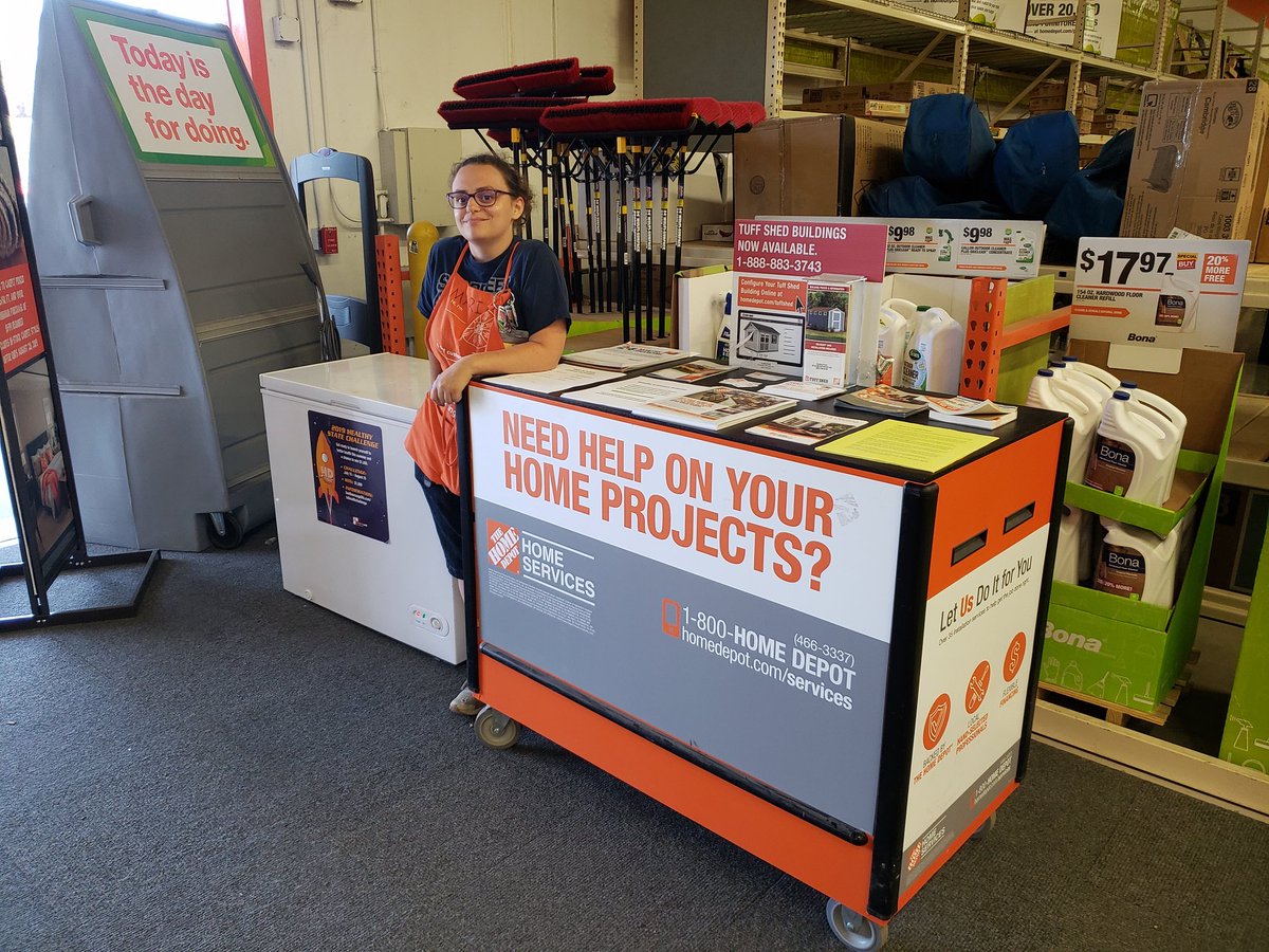 HdLesko's tweet photo. Gettin' those leads at both ends of the store!   Great job Maria, Maurice, and Julie for informing our customers about all our services we provide!  😎 @brandi_kurtz @23ddddddd @JimRugen @rachkw @OrrinBurkett https://t.co/n0YvDdhMub