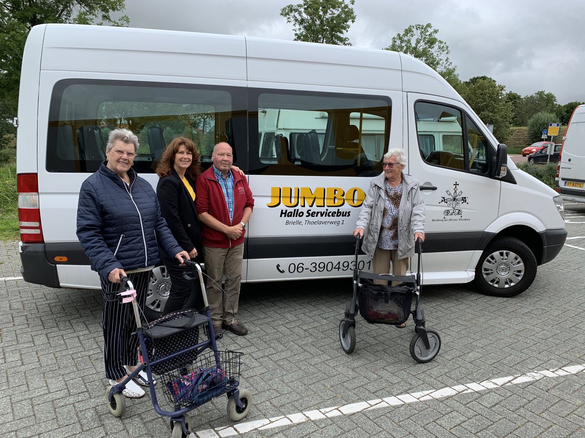 Vandaag onze servicebus opgehaald bij #autocenteroostvoorne,  vrijwilligers  gaan ouderen en hulp behoevende van en naar Jumbo Brielle rijden op ma,di en wo ochtend, hiervoor kunt u bellen met 0639049301
Mede mogelijk gemaakt door #stichtinghetmerula-weeshuis