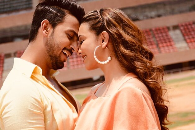 bonykoushani_fc's tweet photo. @KoushaniMukher1 @bonysengupta tui je Amar best song ever from Jaanbaz #koushanibonyjuty https://t.co/ZKUo1GnsJf
