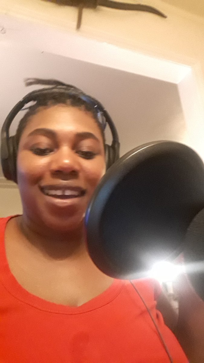 CameraPodcast's tweet photo. Lights camera cocktails is the podcast for you https://t.co/eo5mn9xG7H
