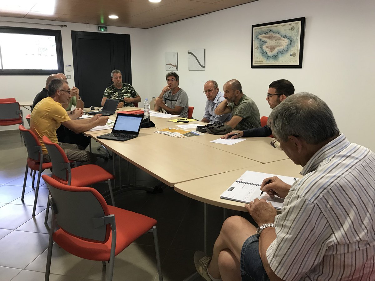 MaireVdp's tweet photo. #chjassi di u patrimoniu ,réunion avec #@oecorse # maître d œuvre # association #signaletique, graphisme-communication https://t.co/ElyJpiTQd5