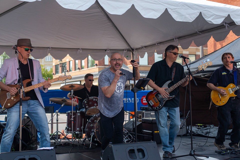 Ivy Arms tweet media