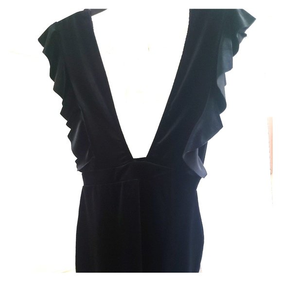 LMC87250811's tweet photo. So good I had to share! Check out all the items I'm loving on @Poshmarkapp #poshmark #fashion #style #shopmycloset #topshop #gingerfizz #prettylittlething: https://t.co/zZld1xCtYG https://t.co/5tS84OtgTR